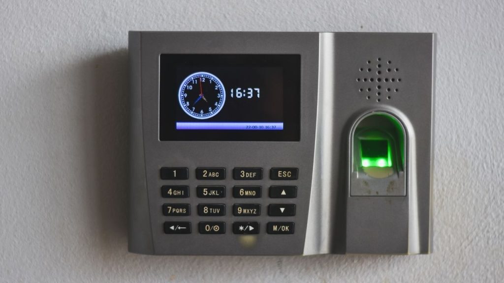 Alat Mesin Absensi Fingerprint: Pengertian, Fungsi, dan Cara Kerjanya